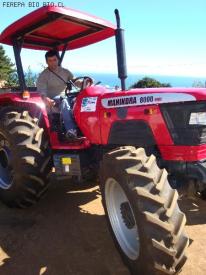 Pescadores de Perone reciben tractor del Fondo de Fomento de la Pesca Artesanal