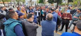 Buzos mariscadores de la Mesa Bentònica protestan en ruta a Tome